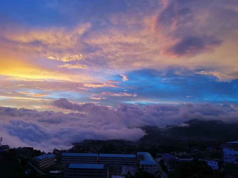 Vacation House In Baguio With Amazing Sunset Views Baguio City Bagian luar foto