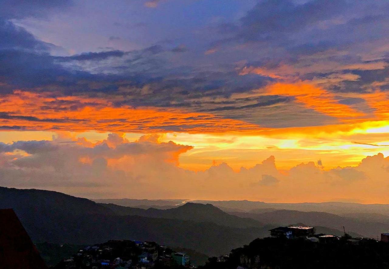 Vacation House In Baguio With Amazing Sunset Views Baguio City Bagian luar foto
