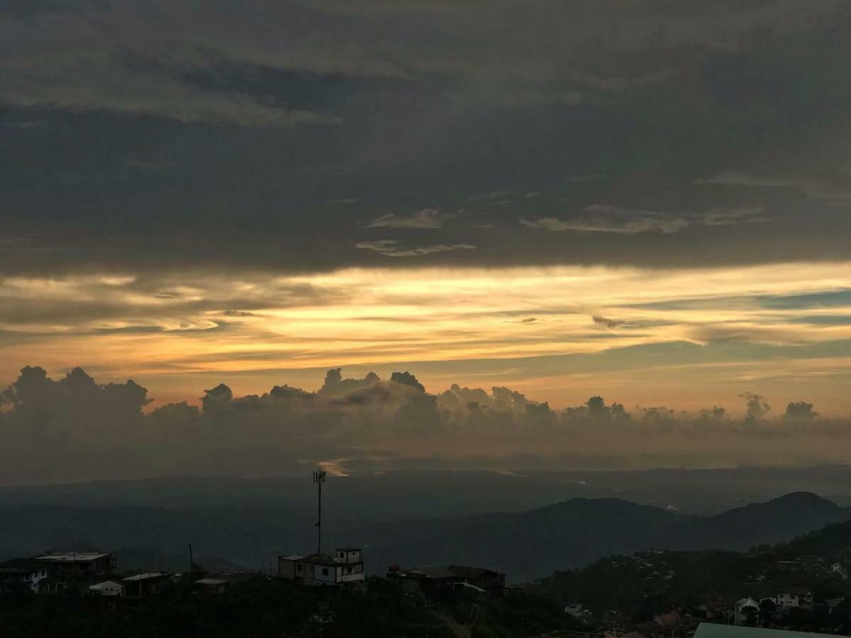 Vacation House In Baguio With Amazing Sunset Views Baguio City Bagian luar foto